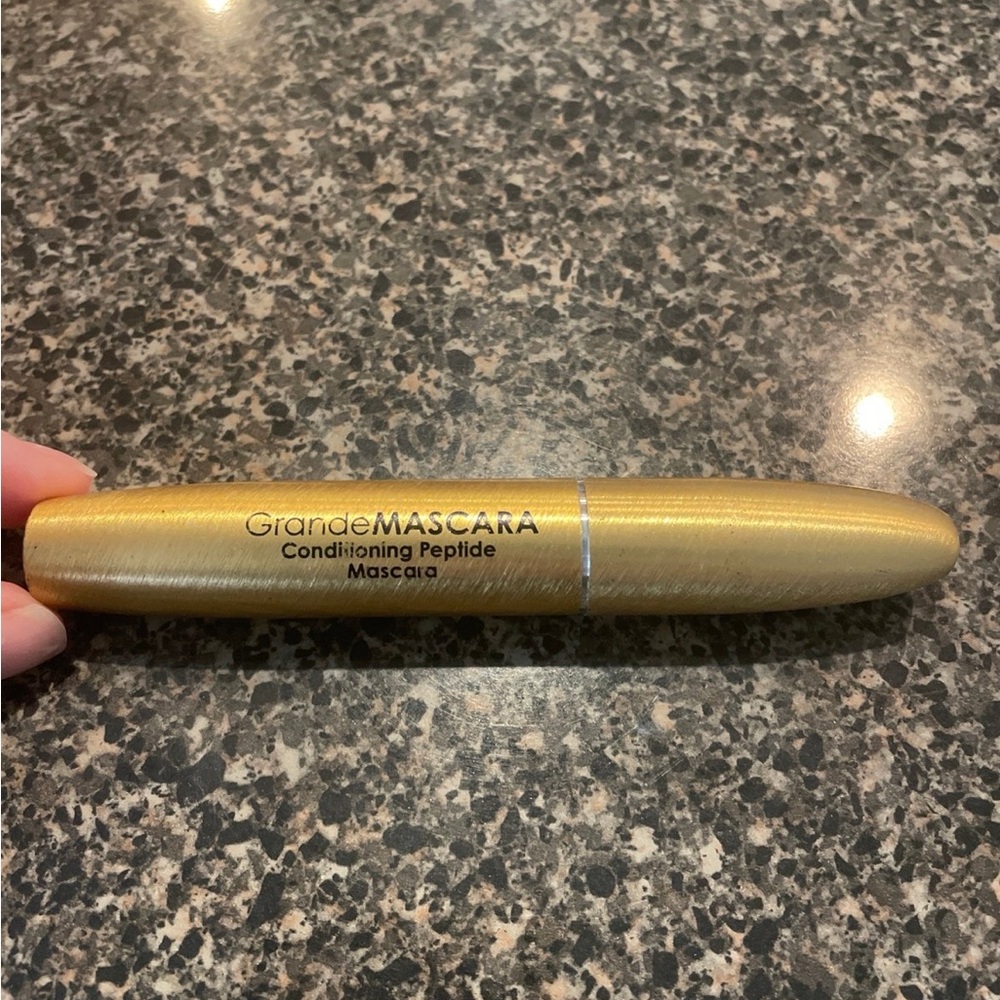 Grande lash mascara